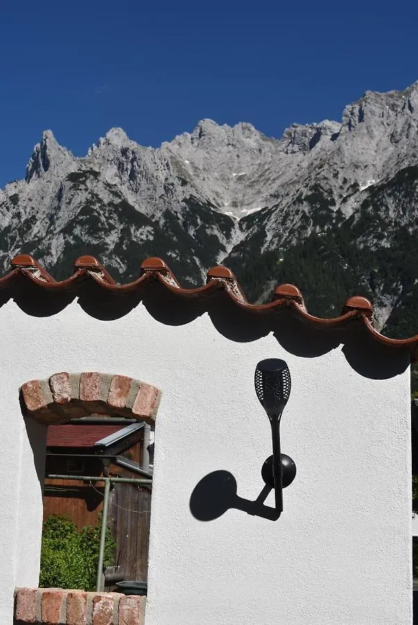 Ferienhaus Lipp 미텐발트